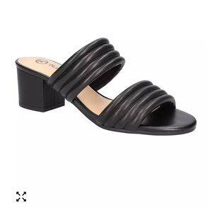 NWT Bella Vita Black Georgette Sandal